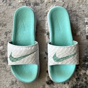Nike Women’s slides
